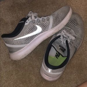 Grey Nike free rn sneakers